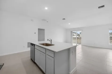 748 Carlyle Way Fort Pierce FL 34947