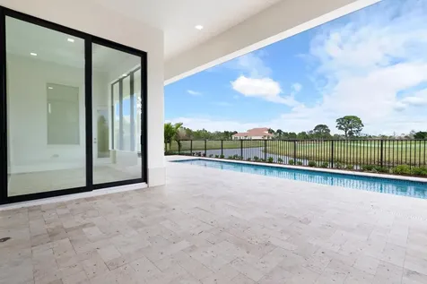 109 Se Via Verona Port Saint Lucie FL 34984