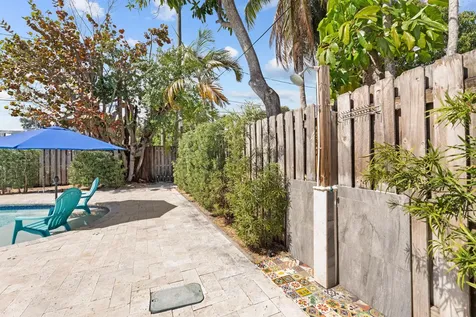 411 S Palmway Lake Worth Beach FL 33460