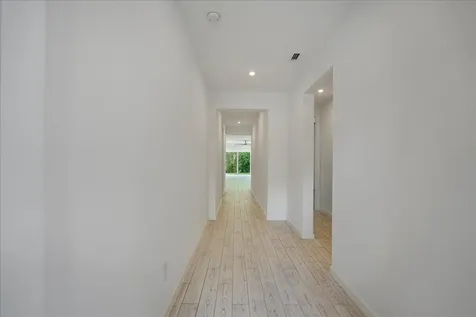 6818 Pointe Of Woods Drive West Palm Beach FL 33413