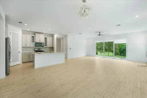6818 Pointe Of Woods Drive West Palm Beach FL 33413
