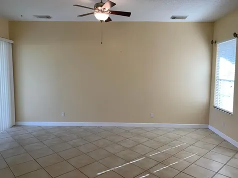 825 SW Andrews Cove Street Port Saint Lucie FL 34986