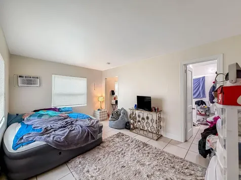 318 N Lakeside Court West Palm Beach FL 33407