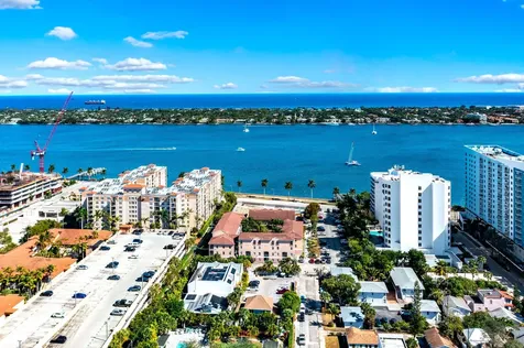 318 N Lakeside Court West Palm Beach FL 33407