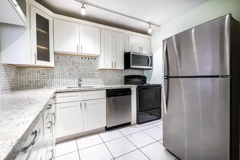 2200 E Hallandale Beach Boulevard Hallandale Beach FL 33009