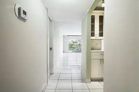 2200 E Hallandale Beach Boulevard Hallandale Beach FL 33009