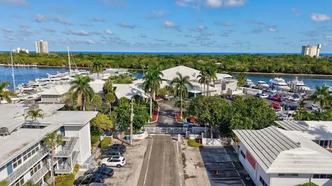 2717 Yacht Club Boulevard Fort Lauderdale FL 33304