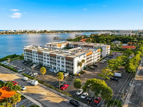 1502 S Lakeside Drive Lake Worth Beach FL 33460