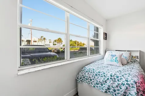 1502 S Lakeside Drive Lake Worth Beach FL 33460