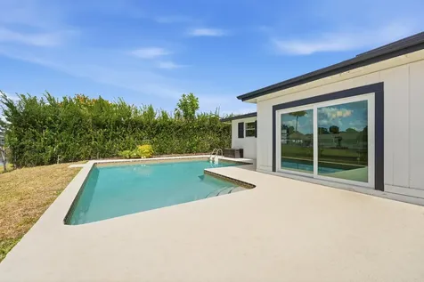 533 Riverside Drive Palm Beach Gardens FL 33410