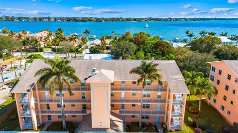 2950 Se Ocean Boulevard Stuart FL 34996