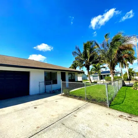 835 Andrew Redding Road Lantana FL 33462