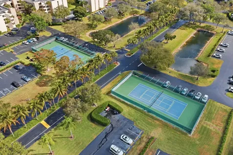 5701 Camino Del Sol Boca Raton FL 33433