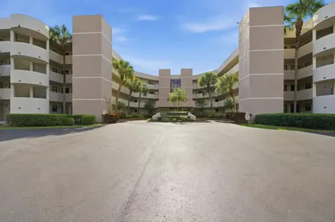 5701 Camino Del Sol Boca Raton FL 33433
