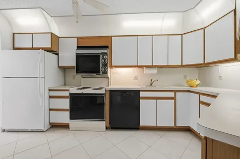 5701 Camino Del Sol Boca Raton FL 33433