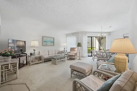 5701 Camino Del Sol Boca Raton FL 33433