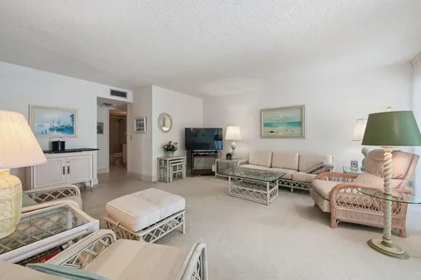 5701 Camino Del Sol Boca Raton FL 33433