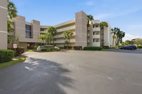 5701 Camino Del Sol Boca Raton FL 33433