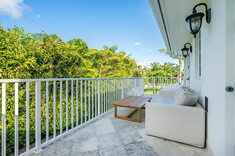 233 El Pueblo Way Palm Beach FL 33480