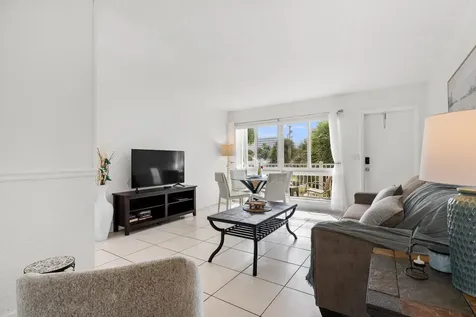 3225 Ne 16th Street Pompano Beach FL 33062