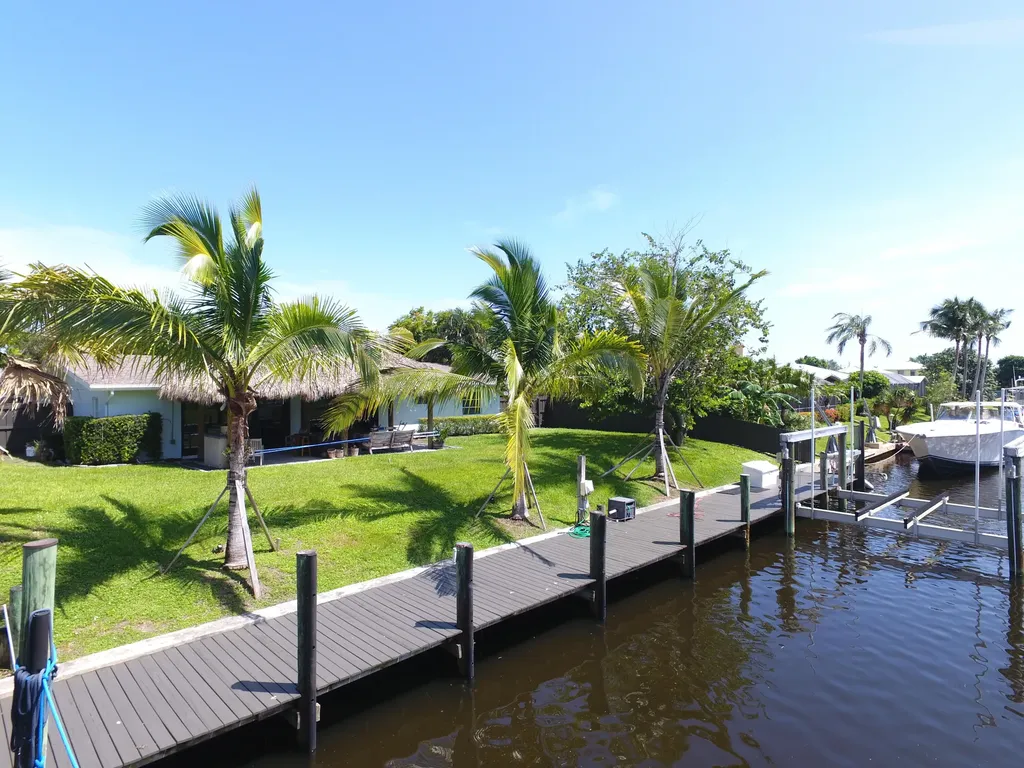 8336 SE Palm Street Hobe Sound FL 33455