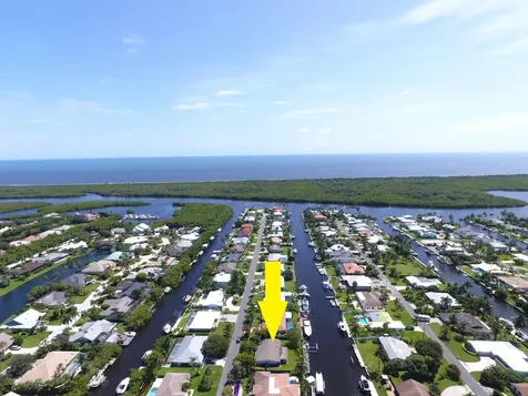 8336 SE Palm Street Hobe Sound FL 33455
