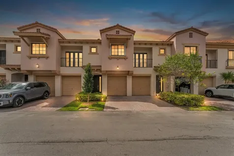6077 Grand Cypress Circle Coconut Creek FL 33073