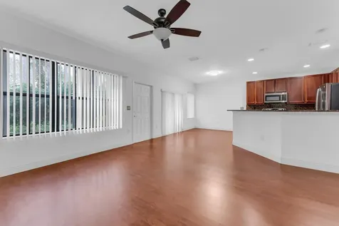 6077 Grand Cypress Circle Coconut Creek FL 33073