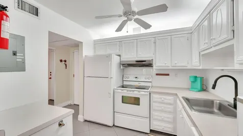 5640 Sw 3rd Place Margate FL 33068