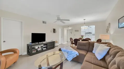 5640 Sw 3rd Place Margate FL 33068