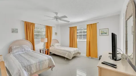 5640 Sw 3rd Place Margate FL 33068