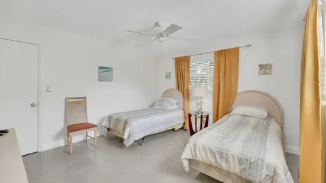 5640 Sw 3rd Place Margate FL 33068