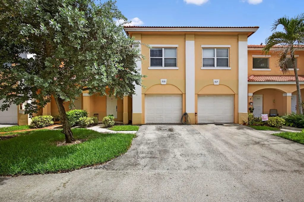 513 Talia Circle Palm Springs FL 33461