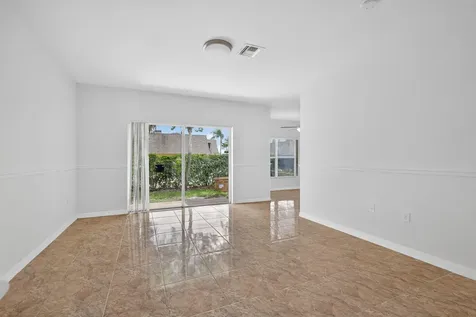 513 Talia Circle Palm Springs FL 33461