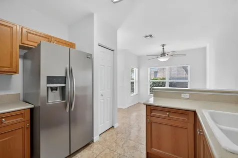 513 Talia Circle Palm Springs FL 33461