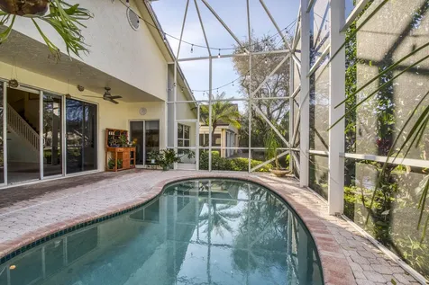2767 S Clearbrook Circle Delray Beach FL 33445