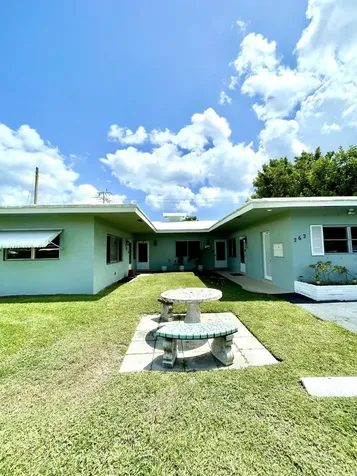 262 SE 9th Avenue Deerfield Beach FL 33441