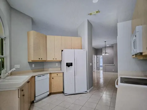 677 SW Andros Circle Port Saint Lucie FL 34986