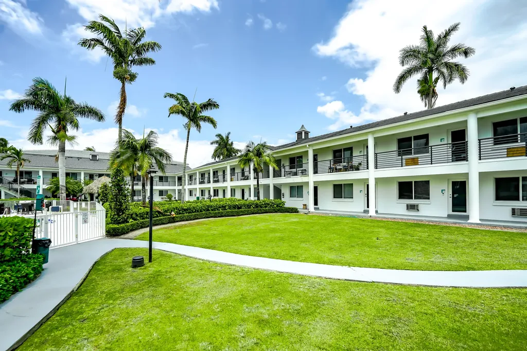 1035 Spanish River Road Boca Raton FL 33432