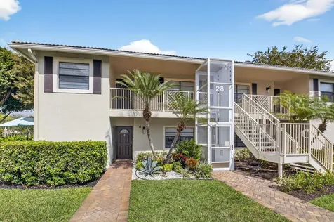 28 Stratford Lane Boynton Beach FL 33436