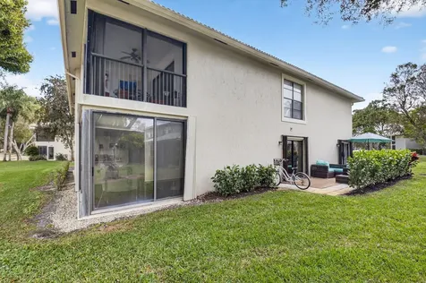 28 Stratford Lane Boynton Beach FL 33436