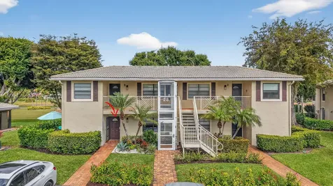 28 Stratford Lane Boynton Beach FL 33436