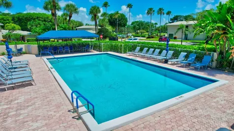 28 Stratford Lane Boynton Beach FL 33436