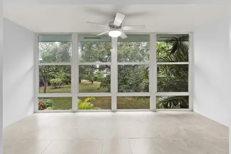 1901 Indian River Boulevard Vero Beach FL 32960