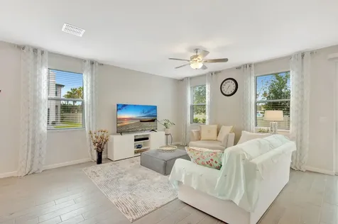 2401 Se Tarvest Way Stuart FL 34997