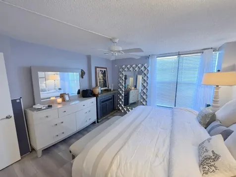 1 Royal Palm Way Boca Raton FL 33432