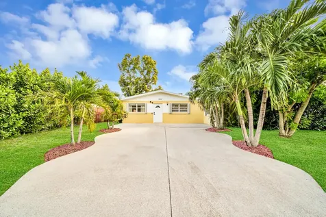 4310 Applecrest Drive Palm Beach Gardens FL 33410