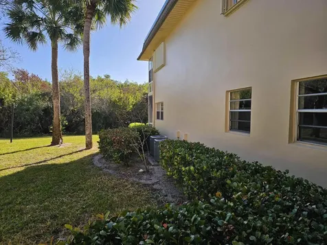 27 Vista Gardens Trail Vero Beach FL 32962