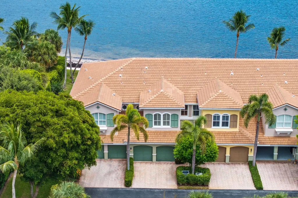 132 Las Brisas Circle Hypoluxo FL 33462
