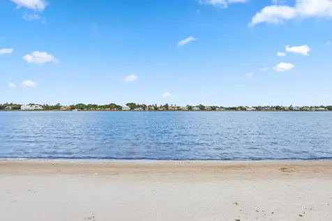 132 Las Brisas Circle Hypoluxo FL 33462